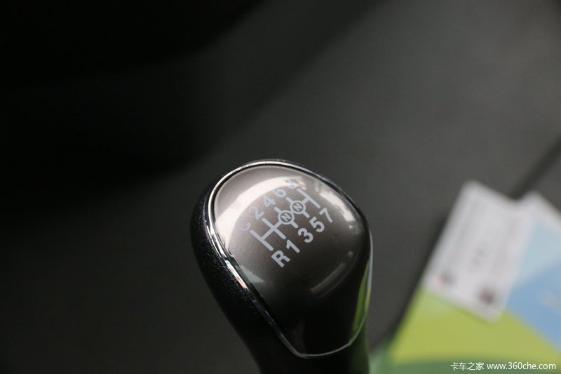 汕德卡 c5h 310马力 9.6米快递载货车