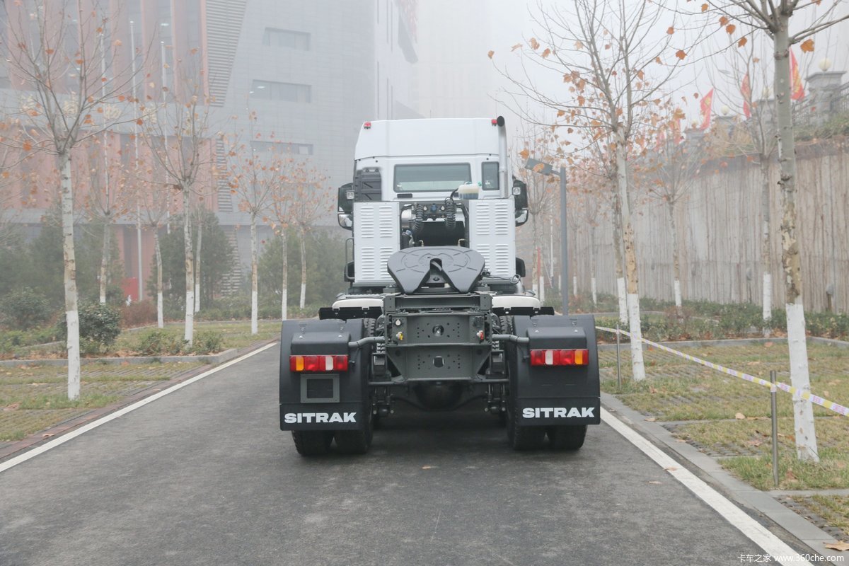 汕德卡c7h540马力6x6大件牵引车