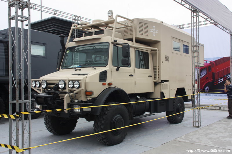 奔驰乌尼莫克u5000房车