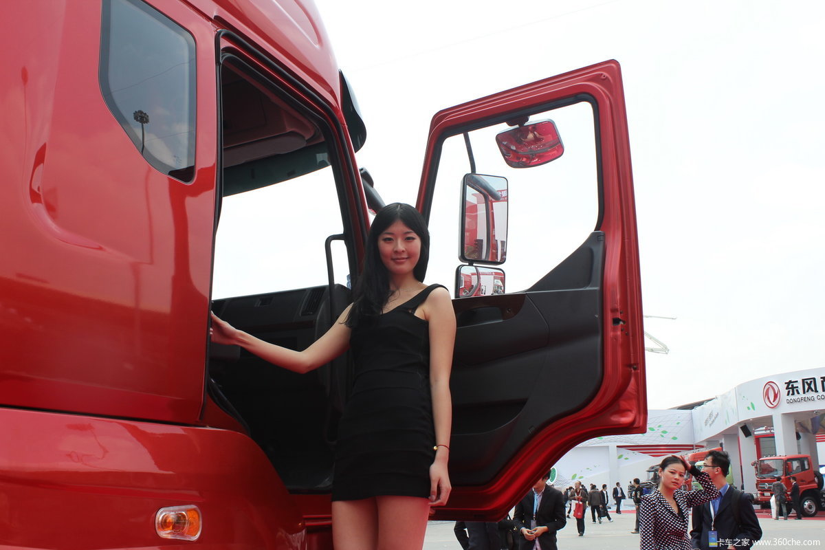 上海车展卡车美女车模