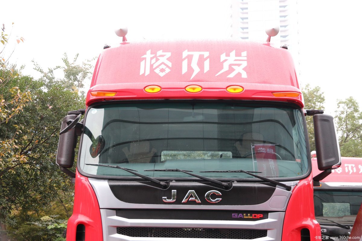 格尔发 k3w 6x4 牵引车