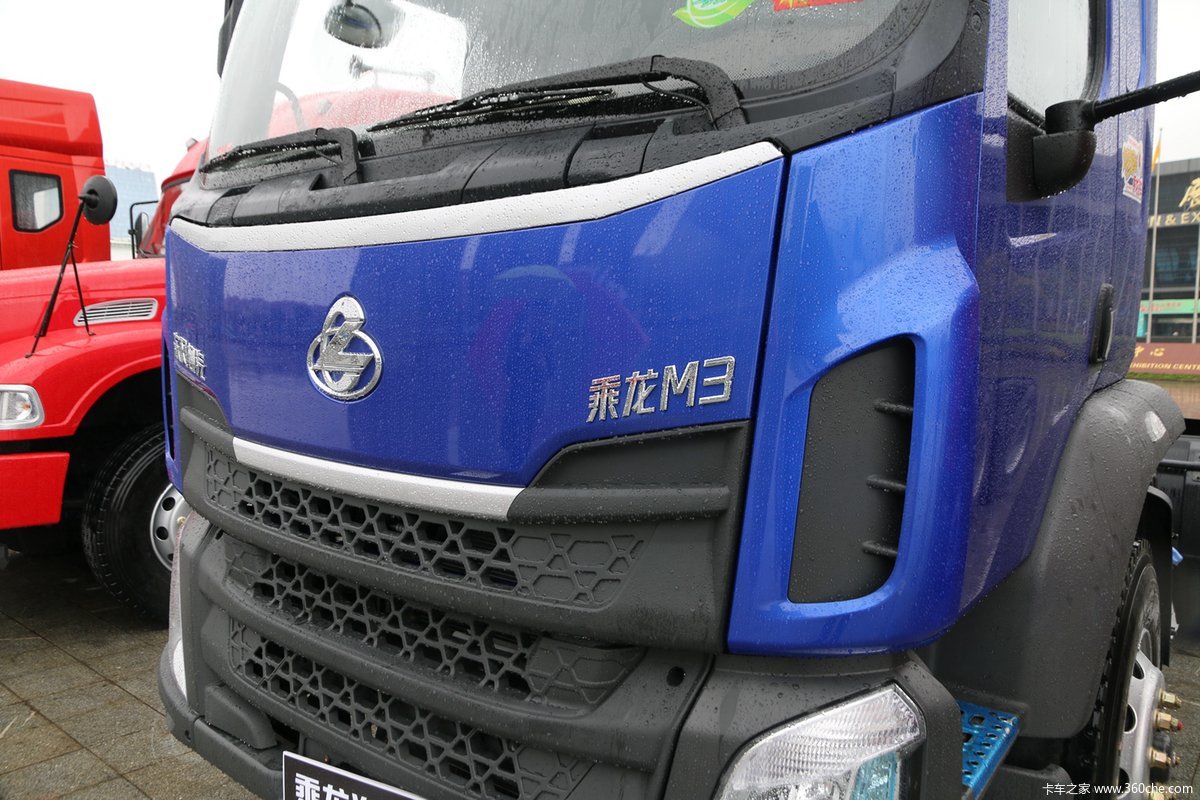 東風柳汽乘龍m34x2牽引車