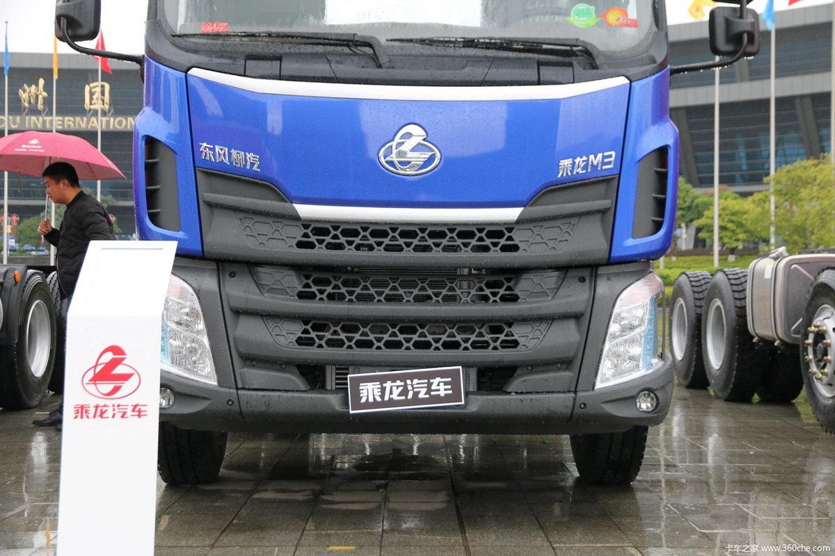 东风柳汽乘龙m34x2牵引车