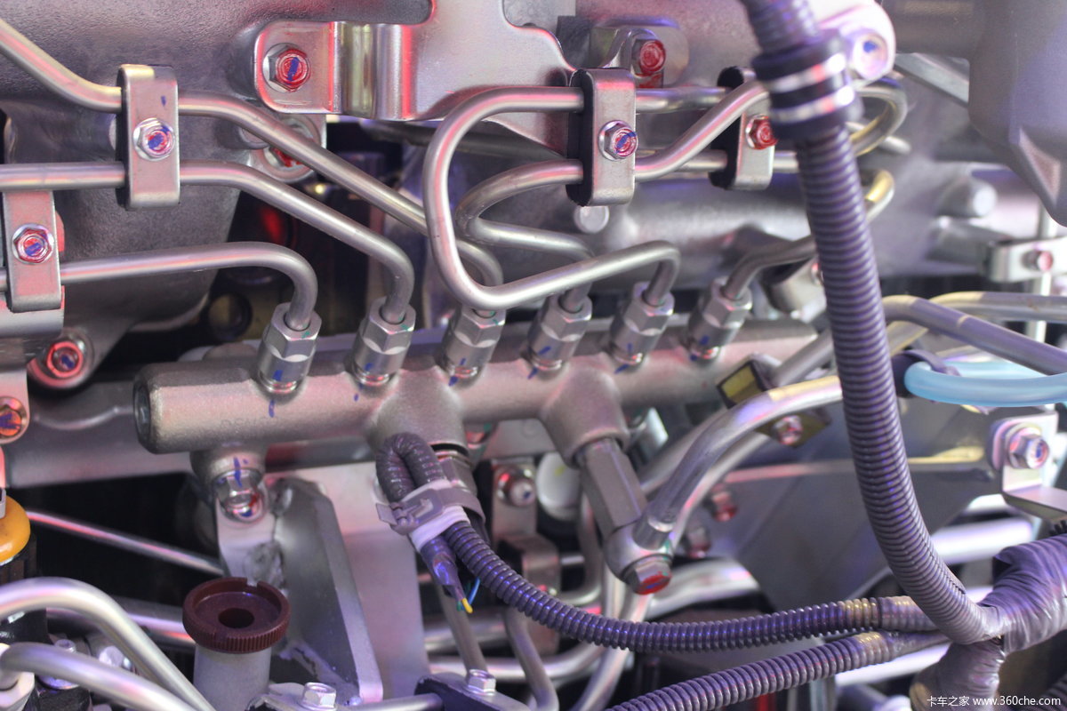 庆铃6w1568升发动机