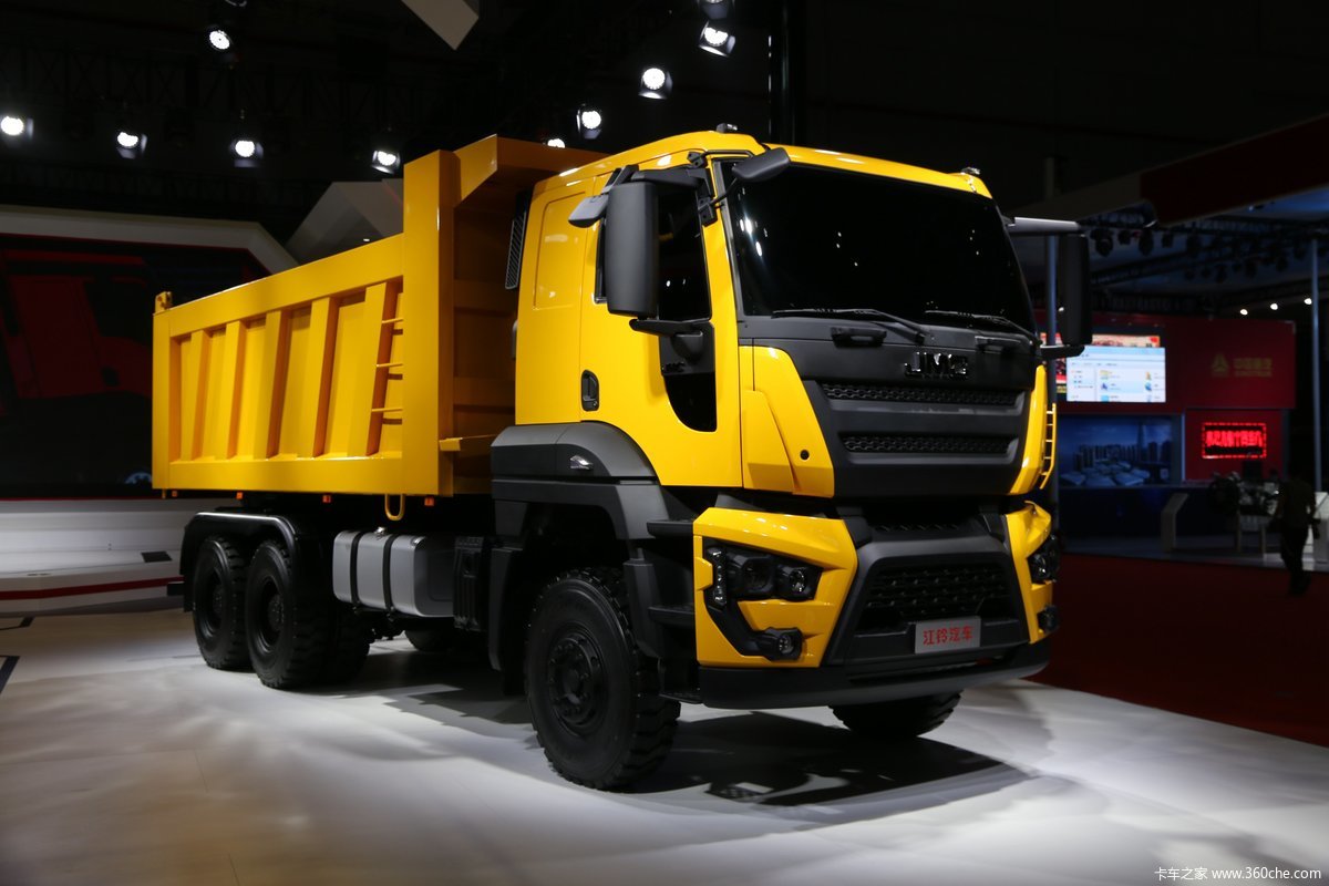 江铃6x4自卸车