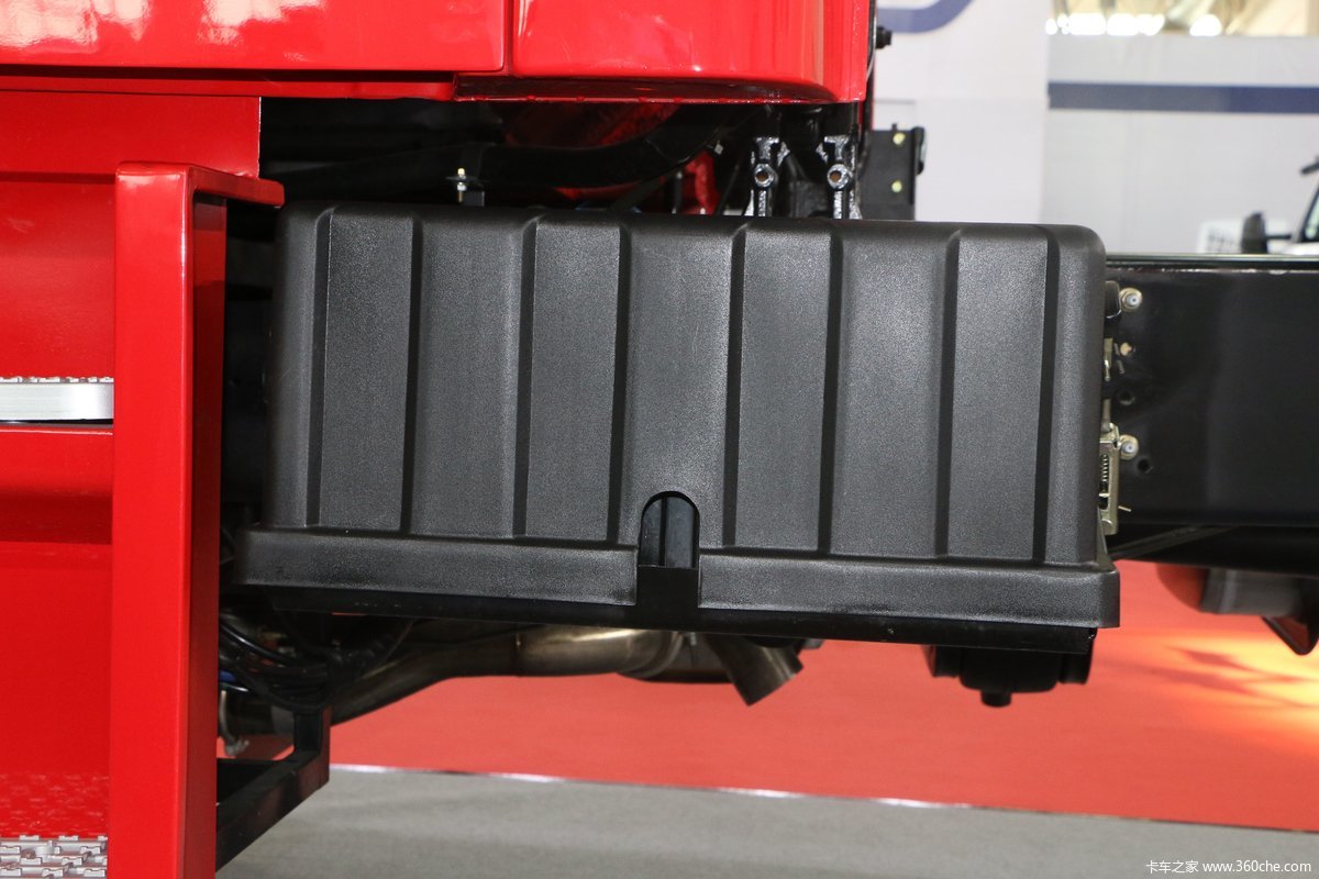 > 东风能迪消防展台 > 4x2 20t消防车 24/50