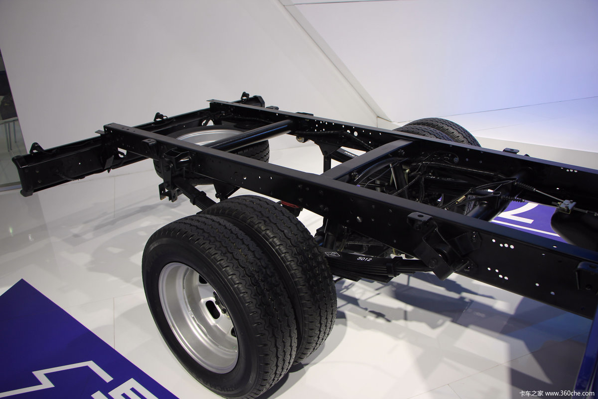 依维柯欧胜双排底盘