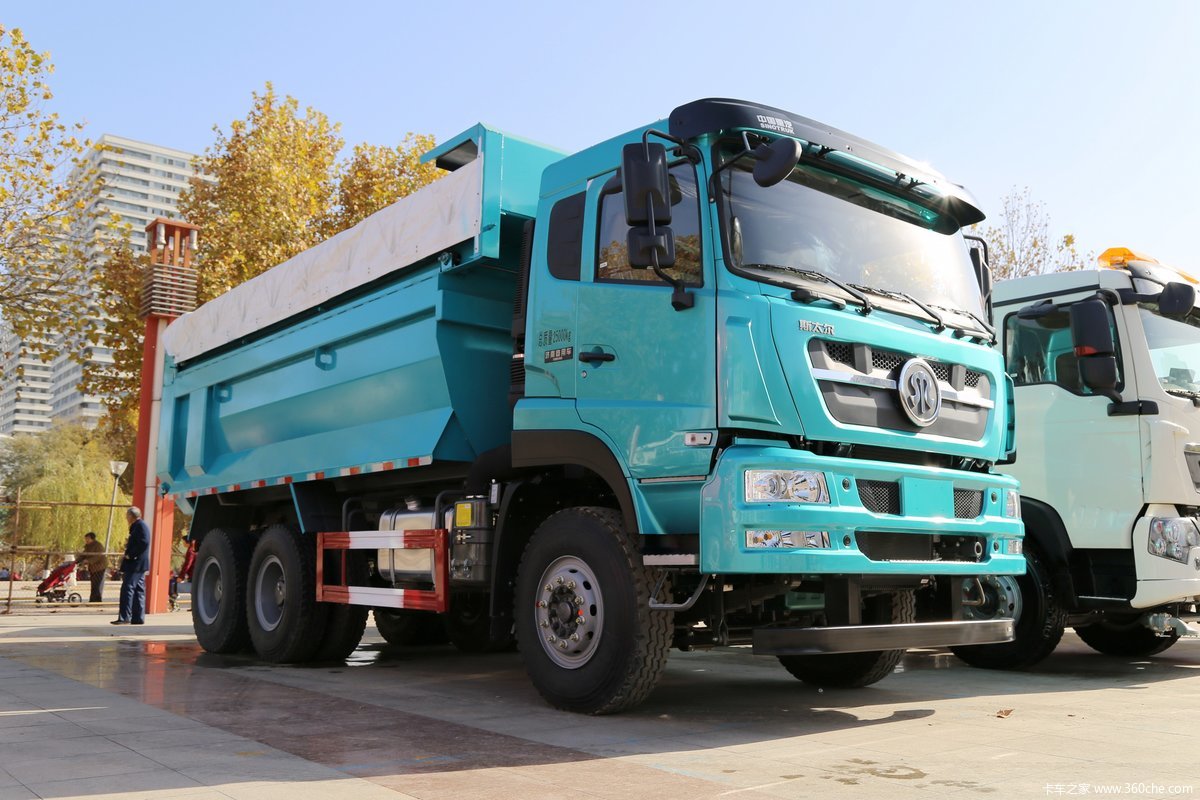 重汽斯太尔d7b380马力6x4渣土自卸车