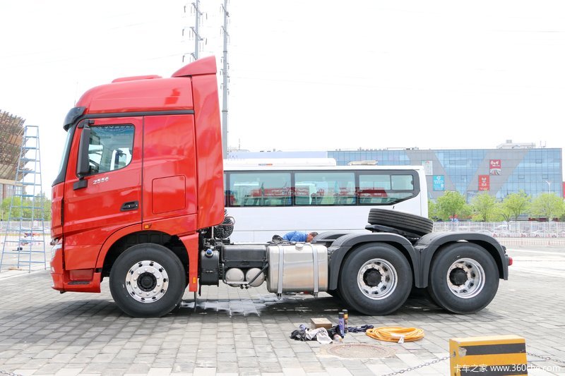 北奔v3et6x4牵引车