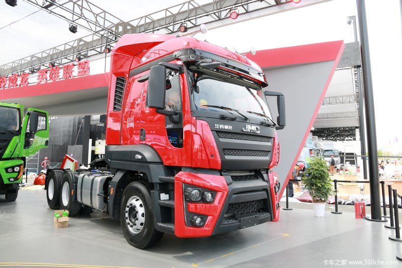 江铃威龙420马力6x4牵引车