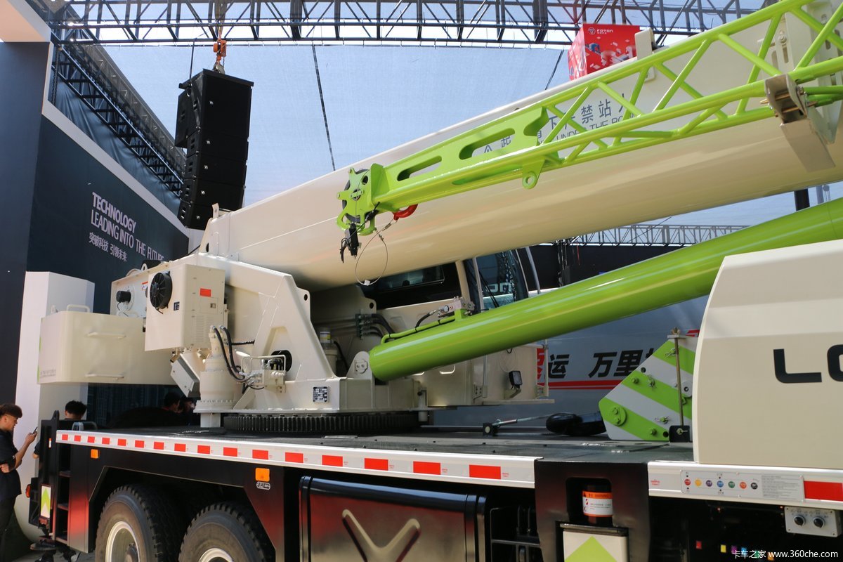 福田雷萨重机汽车起重机