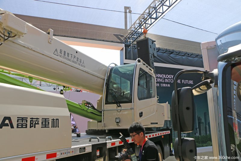 福田雷薩重機汽車起重機