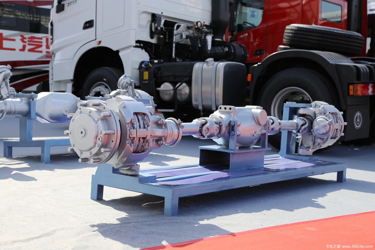 北京国际车展>2018北京车展北奔展台>北奔车桥展台>北奔断开式驱动桥>