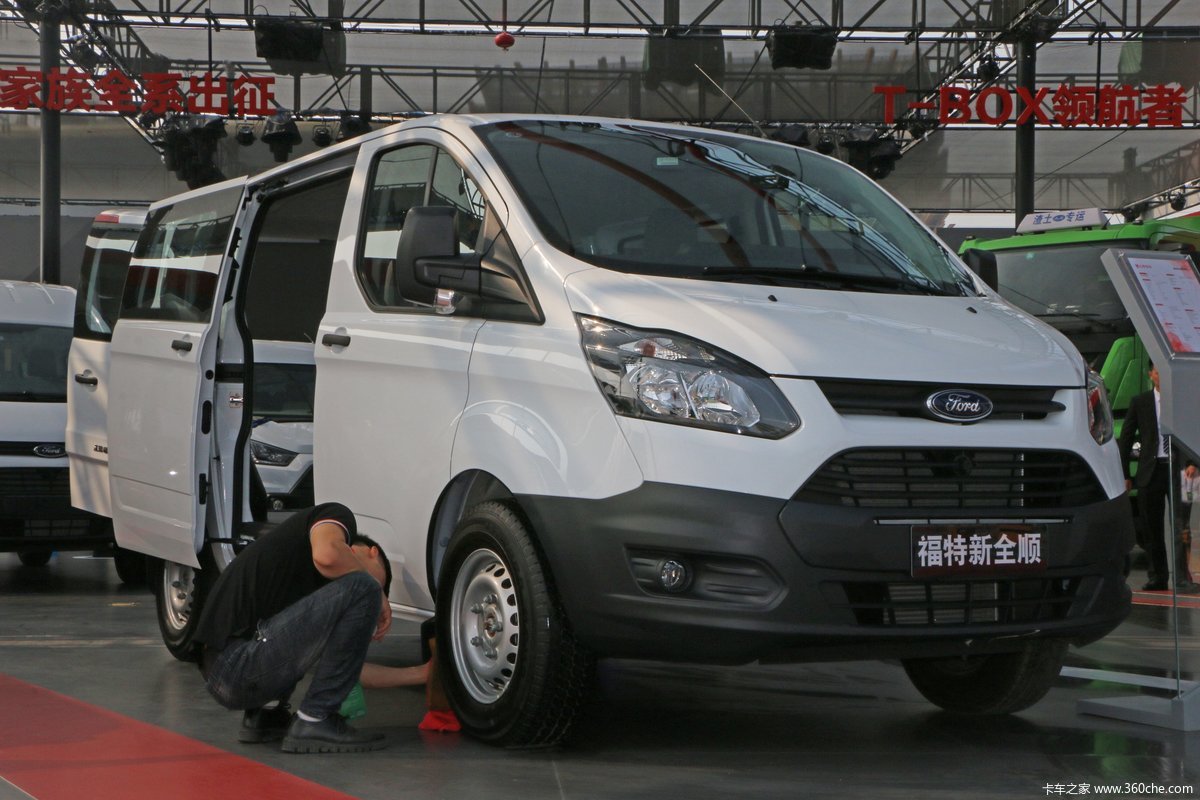 福特江铃新世代全顺v348长轴标准型15座客车
