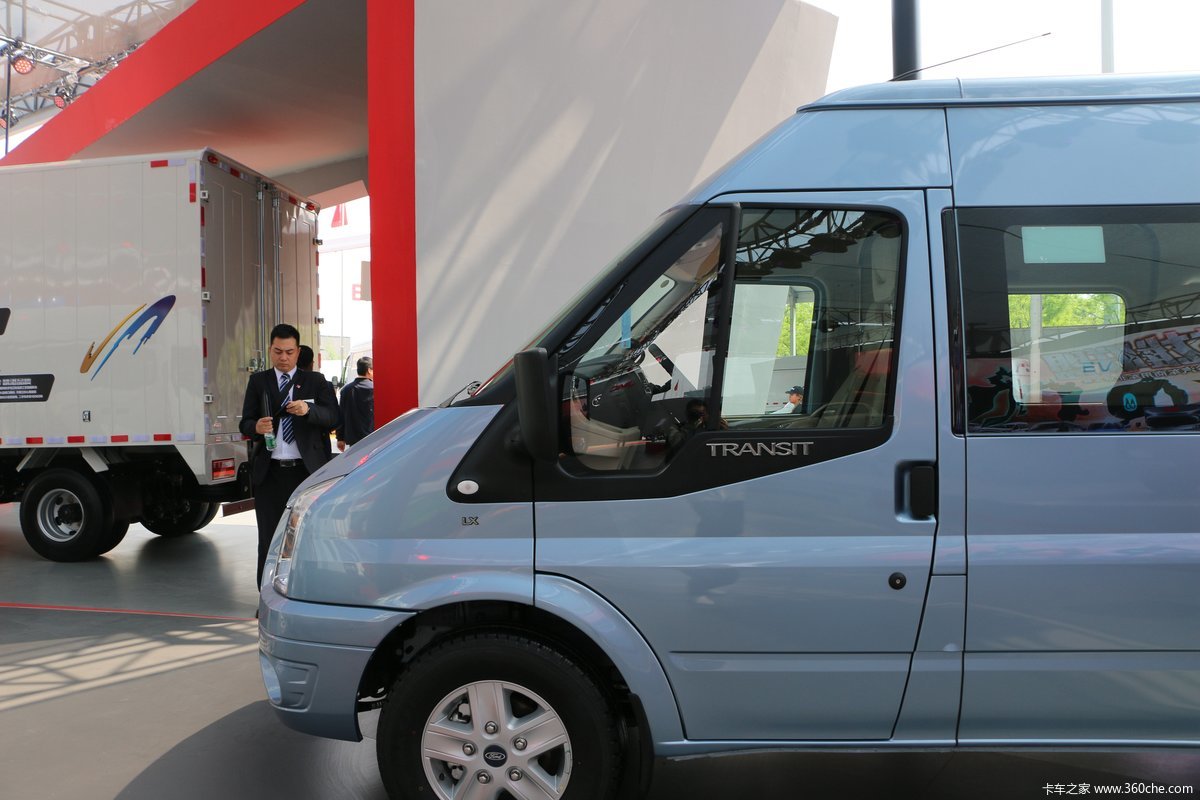 福特江铃 新世代全顺 v348 长轴 标准型 15座 客车