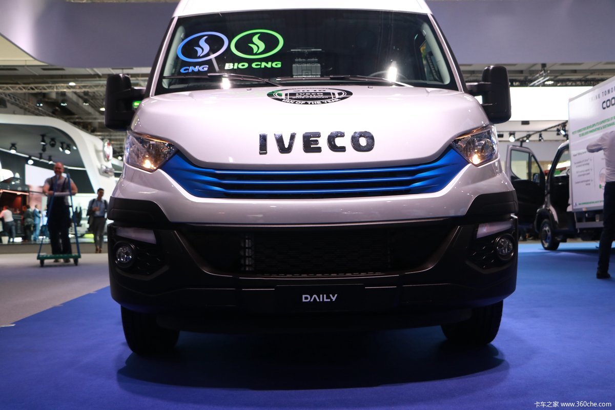 依维柯新daily136马力单排封闭厢式货车