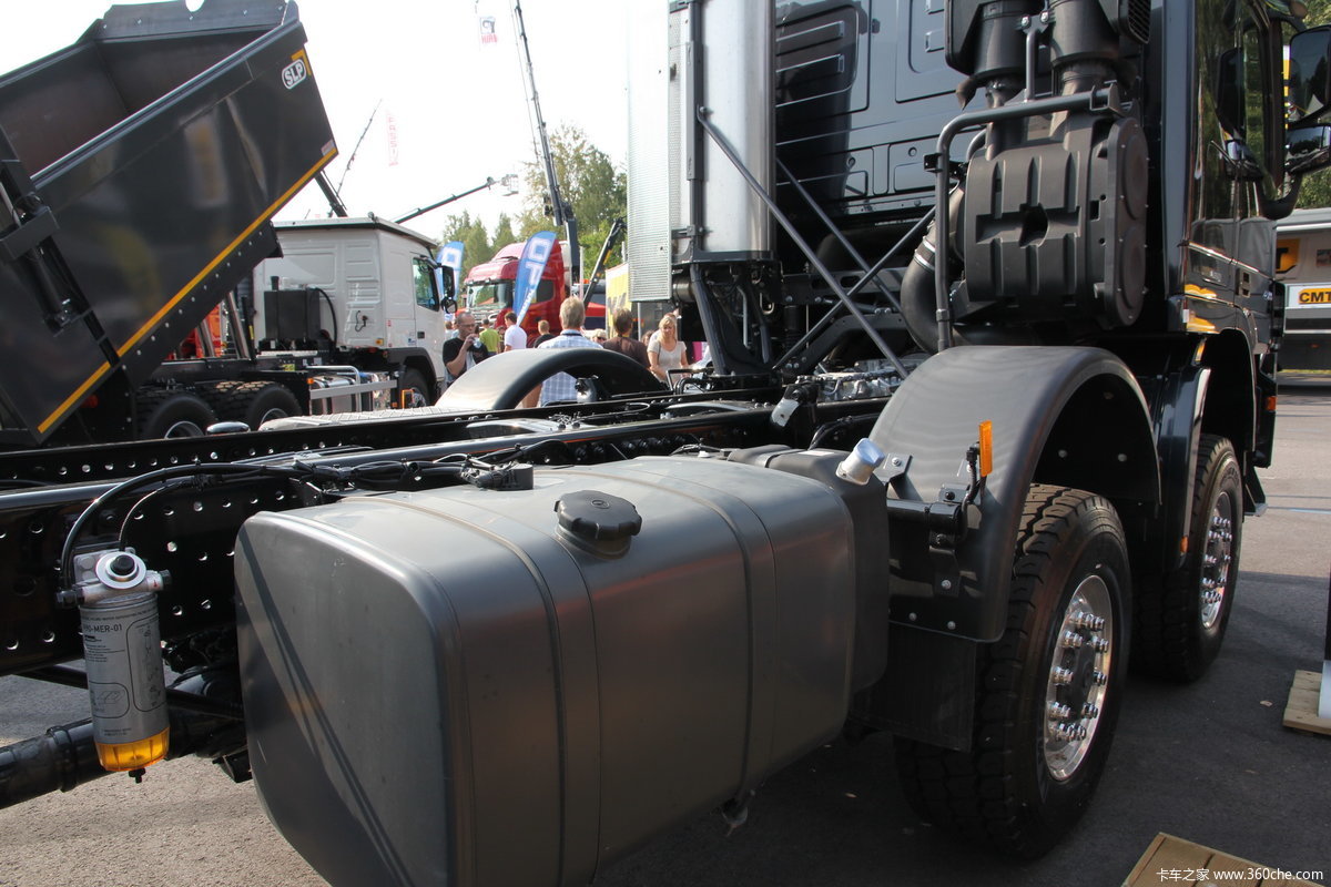 奔驰actros 8x8底盘车