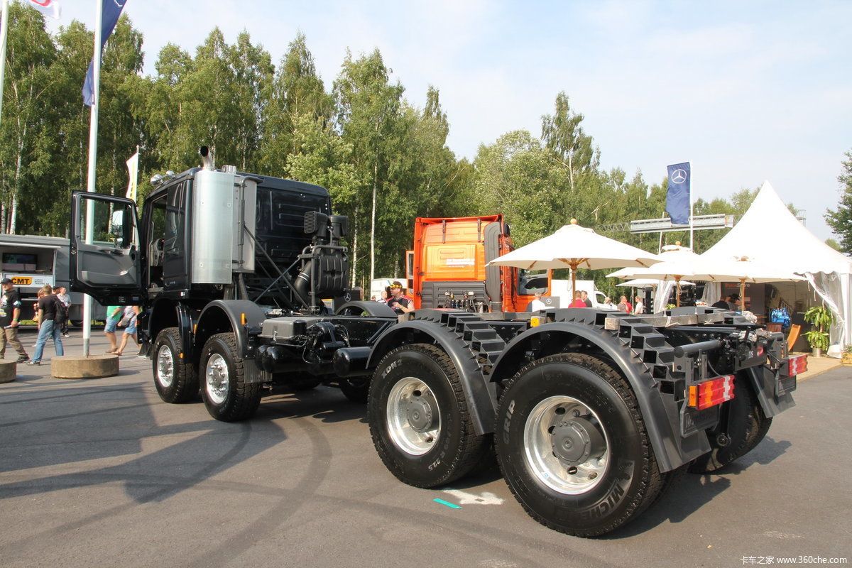 奔驰actros 8x8底盘车