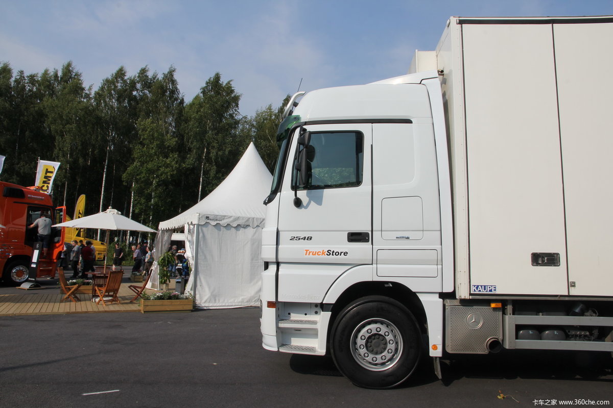 奔驰actros厢式载货车