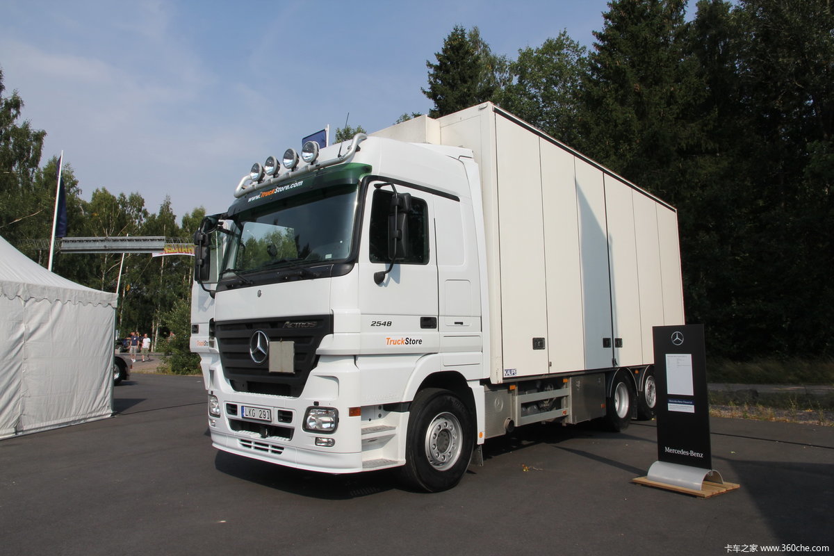 奔驰actros厢式载货车