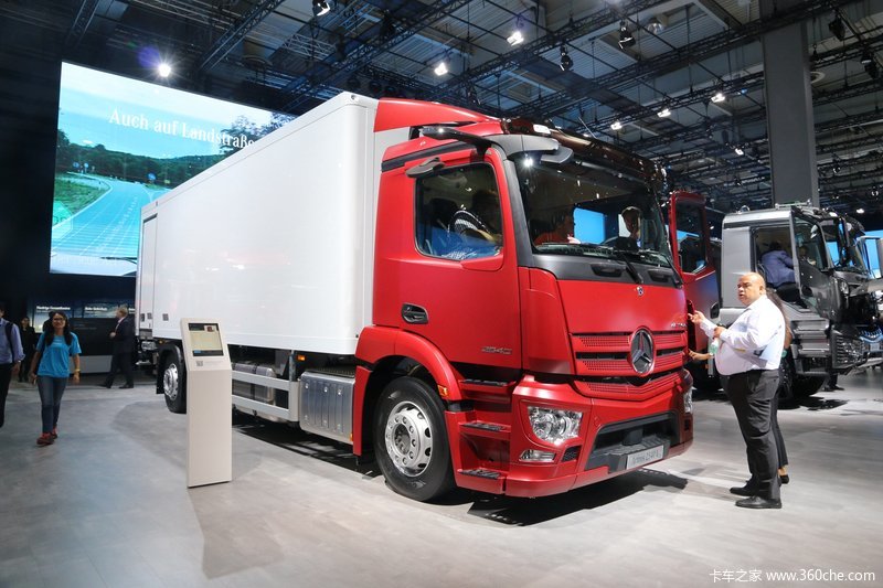 奔驰新actros6x2冷藏车2540l