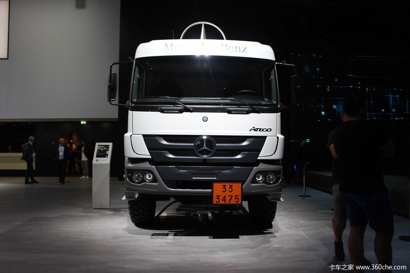 奔驰atego250马力4x4油罐车1725