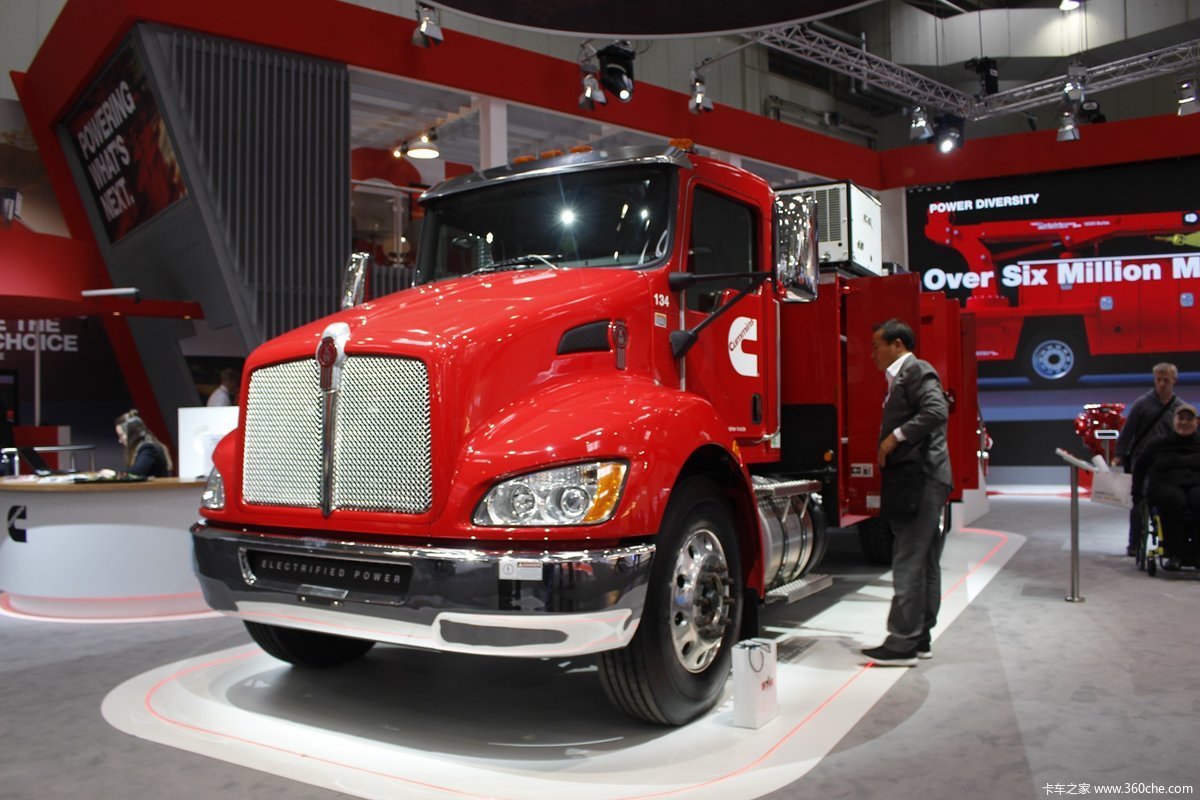 康明斯插电混合动力肯沃斯t680多功能卡车