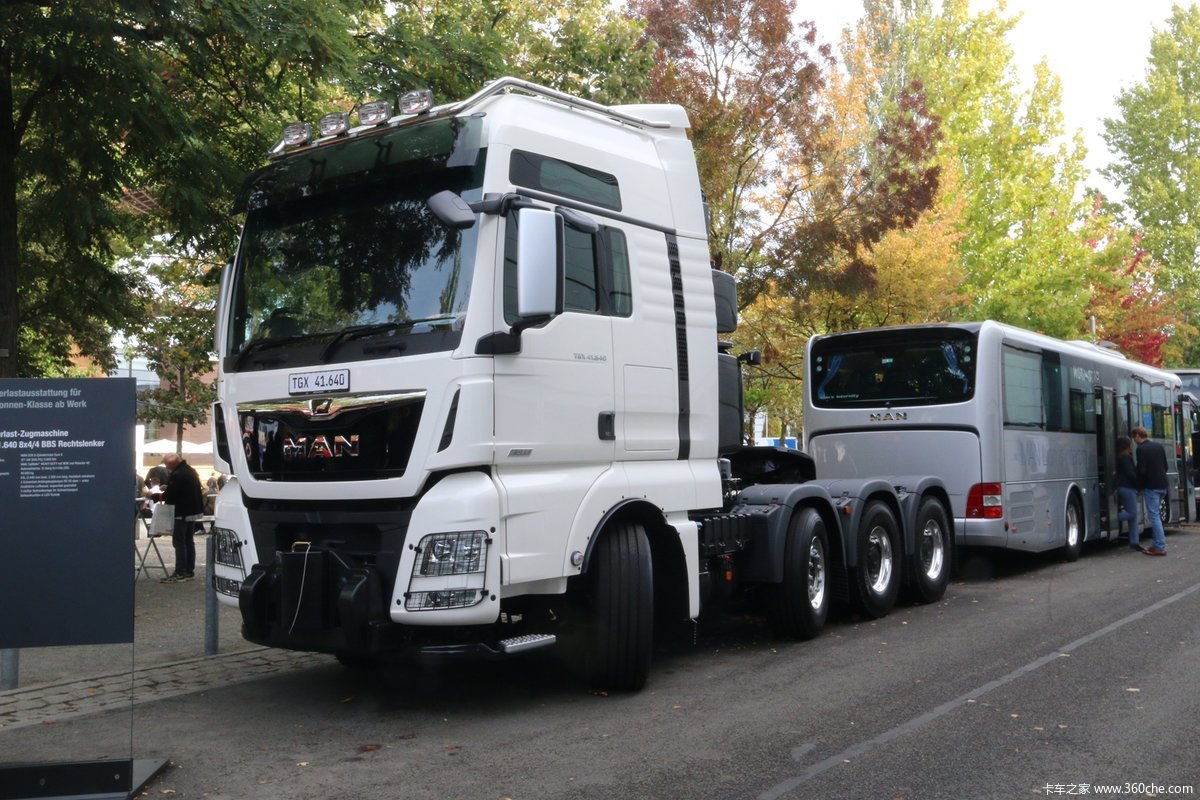 曼tgx 640马力 8x4大件车