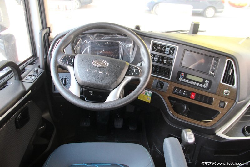 华菱 汉马h9重卡 550马力 6x4牵引车