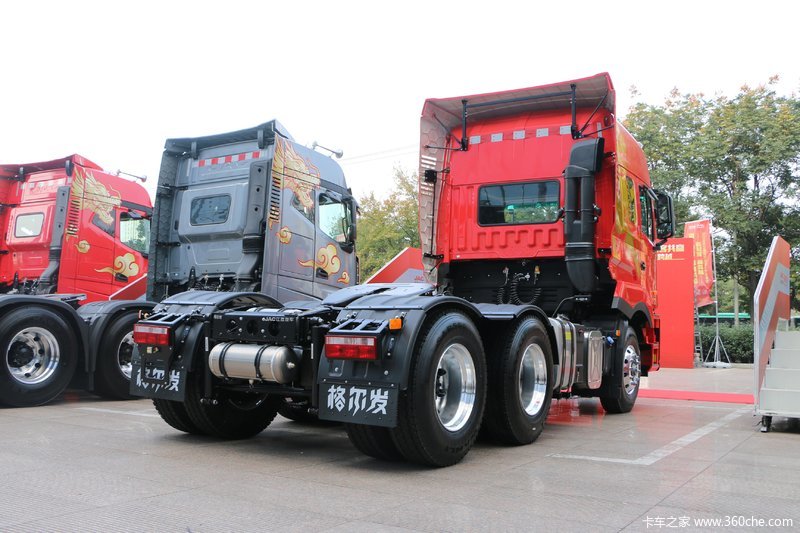 江淮格爾發a5560馬力6x4牽引車