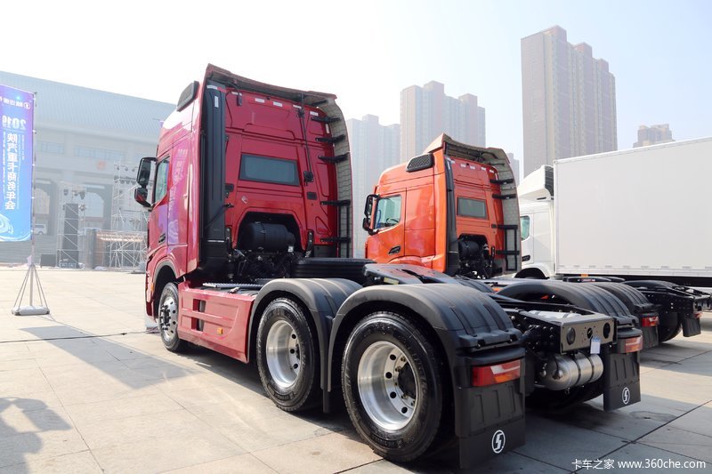 德龍x6000660馬力6x4國六牽引車