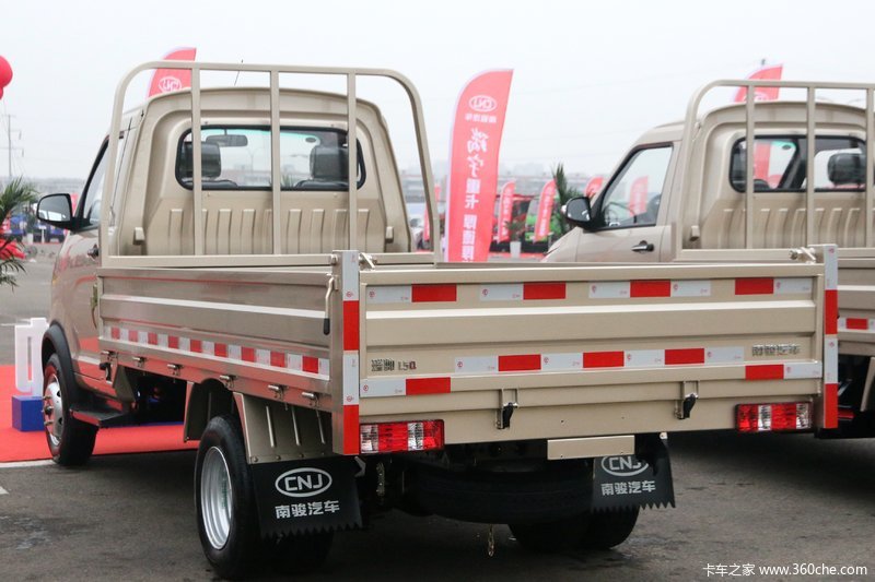 南骏瑞帅f2 汽油 4x2 3.2米自卸车
