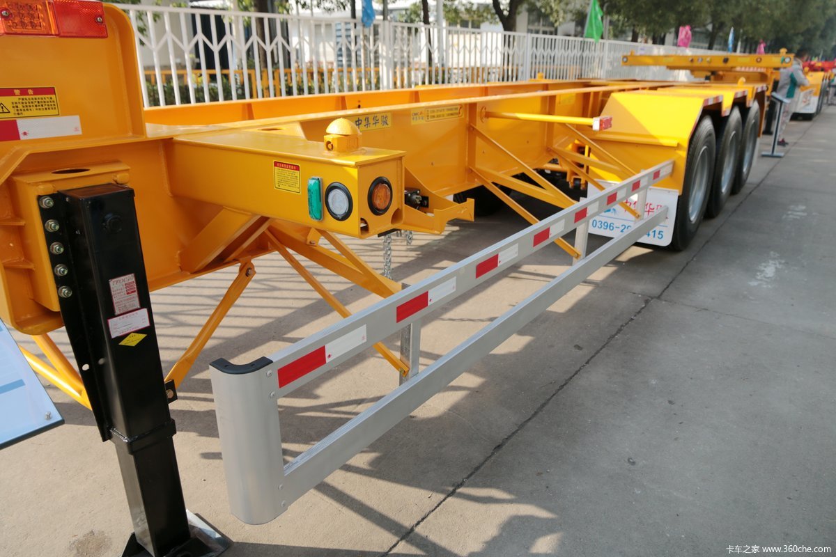中集华骏20英尺大鹅颈骨架车