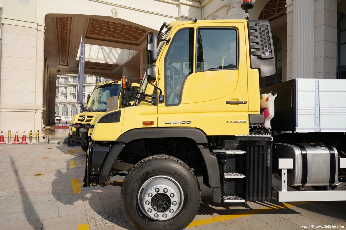 奔馳烏尼莫克u423車型