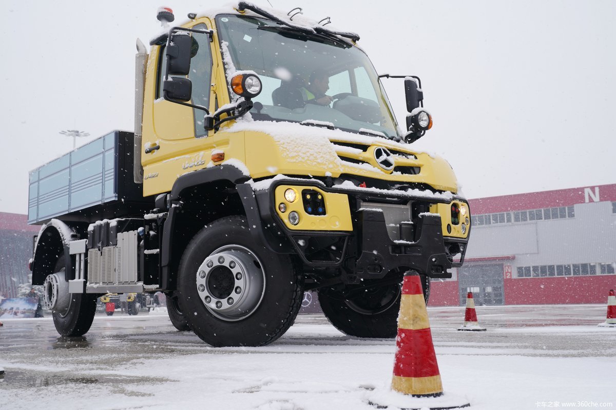 奔驰乌尼莫克u423试乘试驾图