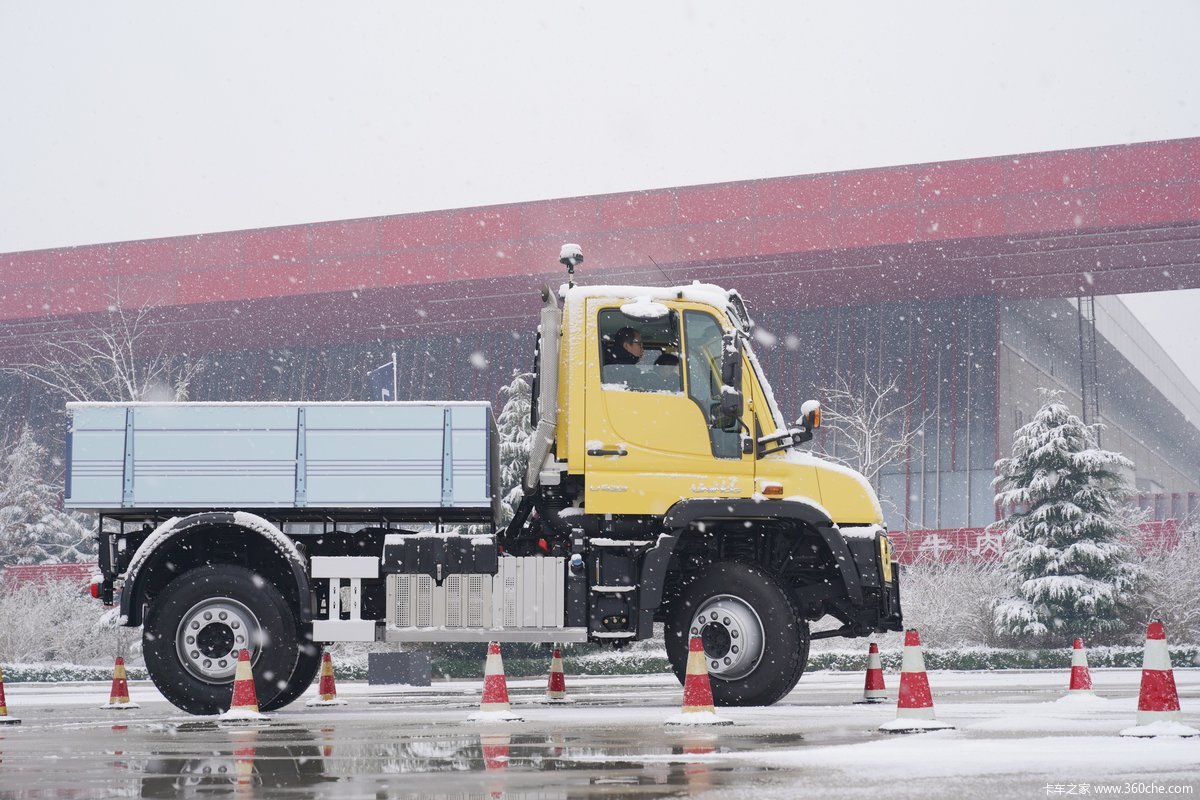 奔驰乌尼莫克u423试乘试驾图