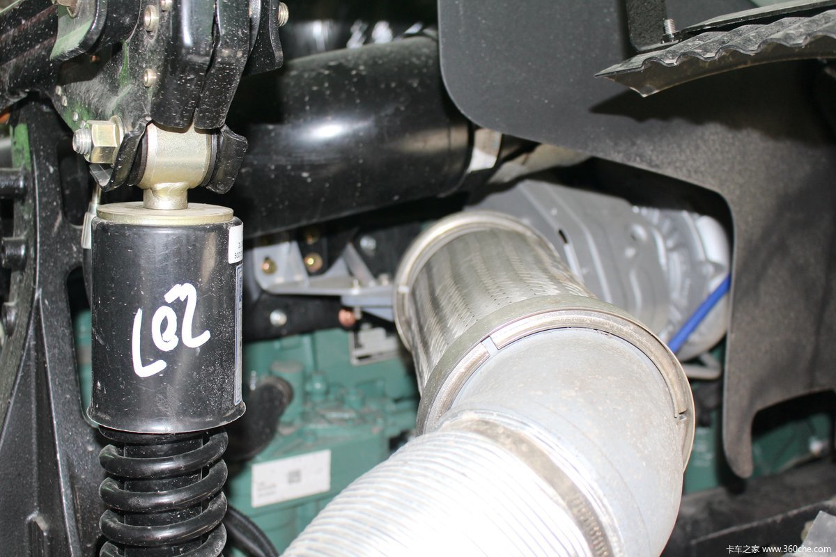 一汽解放新j6p420马力8x4渣土自卸车