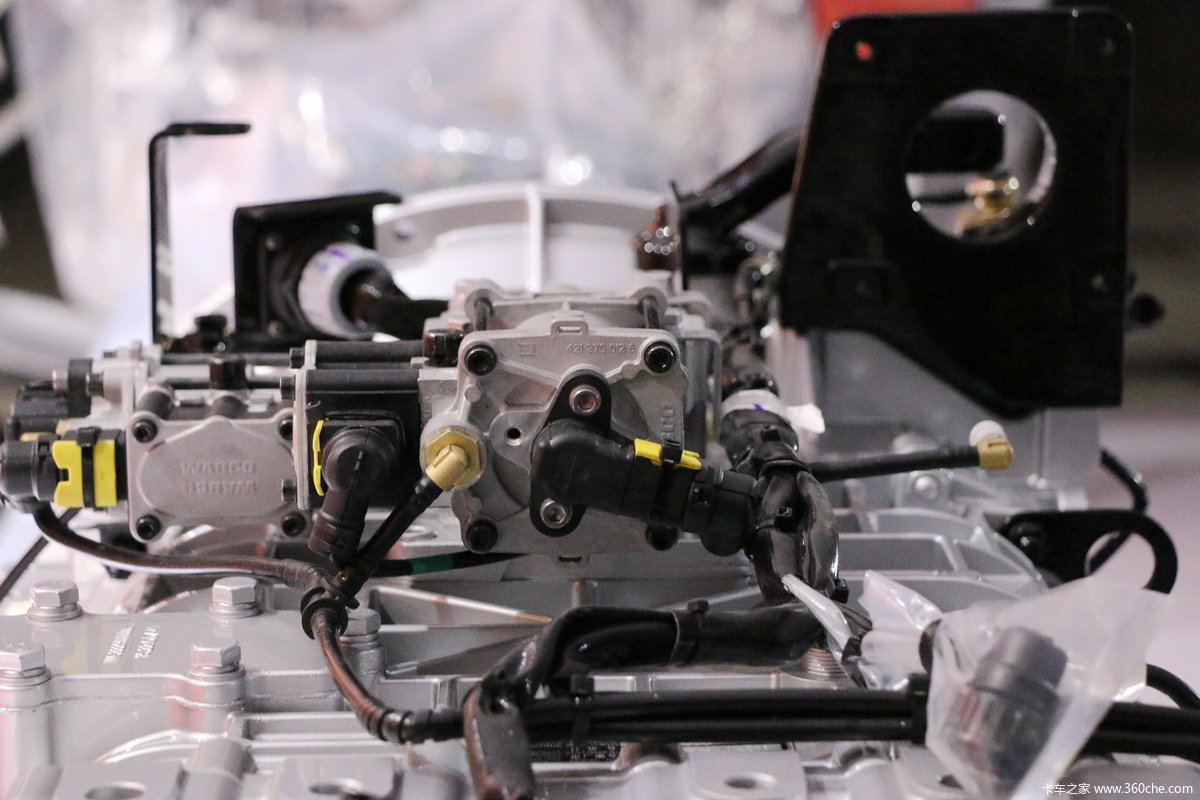 重汽hw25716xacl变速箱