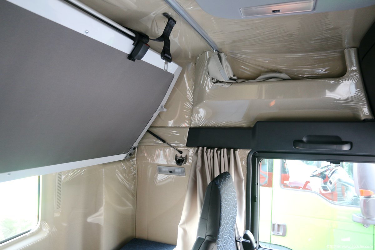 重汽 汕德卡sitrak c7h 540马力 6x4自动挡牵引车