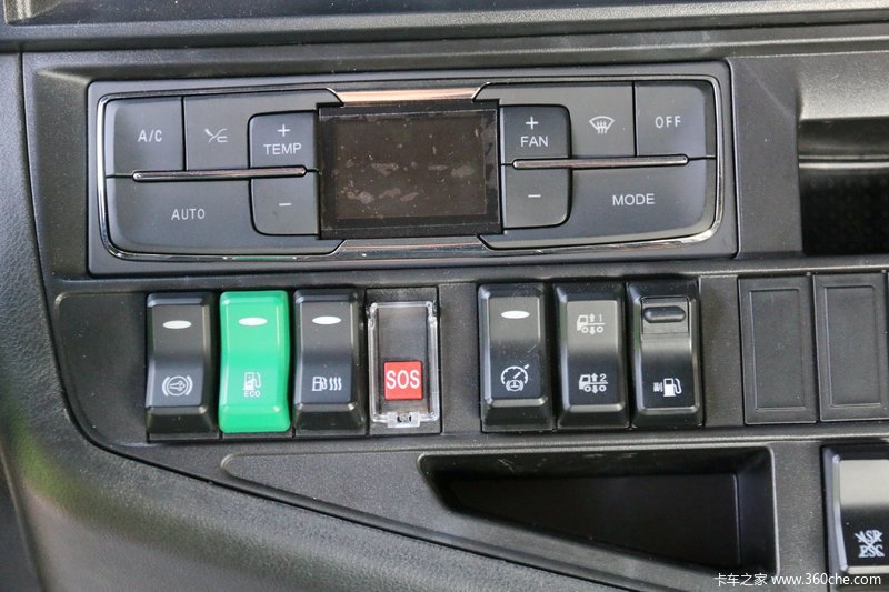 重汽 汕德卡sitrak c7h 540马力 6x4自动挡牵引车