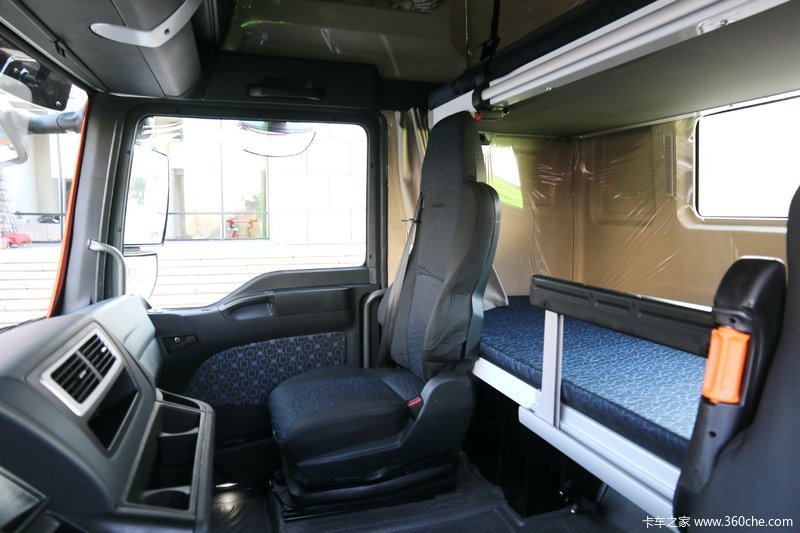 重汽 汕德卡sitrak c7h 540马力 6x4自动挡牵引车