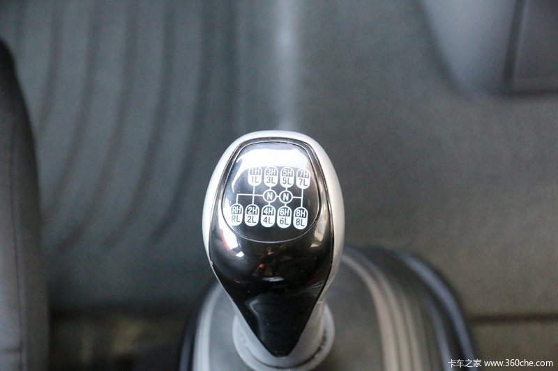 重汽 汕德卡sitrak c7h 480马力 6x4 lng牵引车