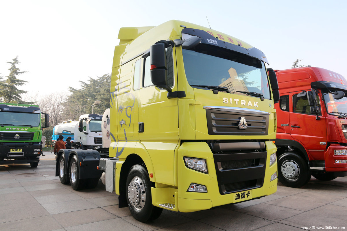 重汽汕德卡sitrakc7h480马力6x4lng牵引车
