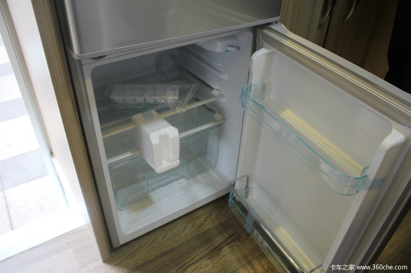 飞碟缔途dx102马力单排房车