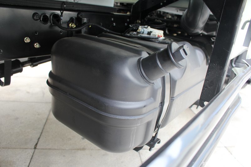 飞碟缔途gx16l双排栏板微卡