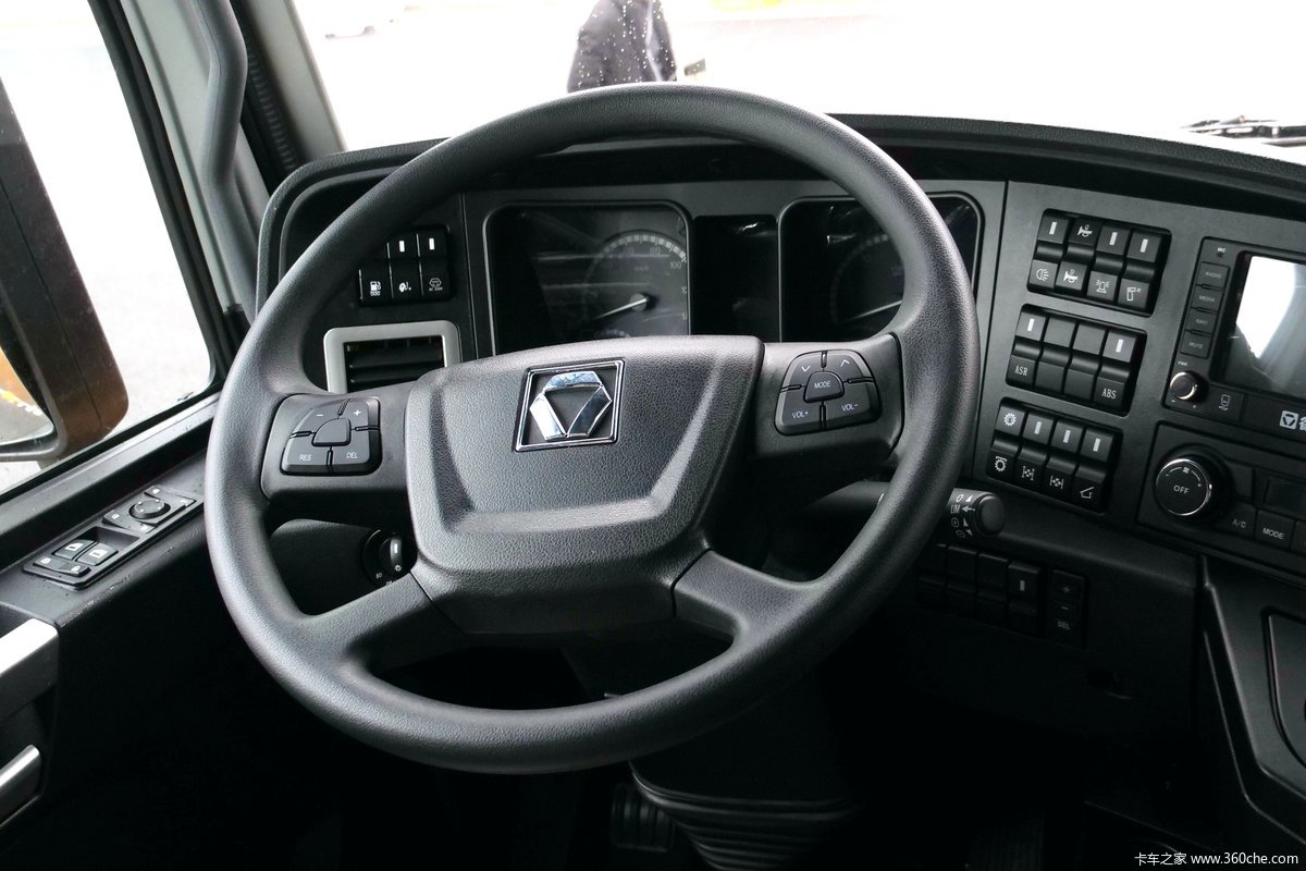 徐工 汉风 g9 金色年华版 550马力 6x4牵引车