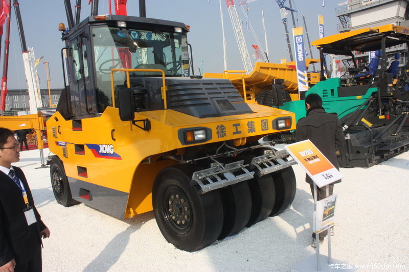 徐工xcmg轮胎压路机