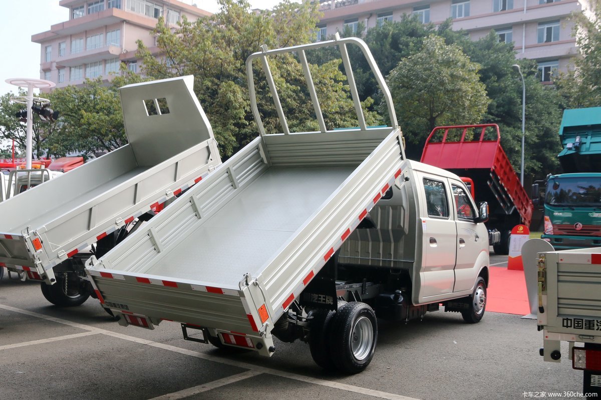 重汽王牌w1112马力自卸车