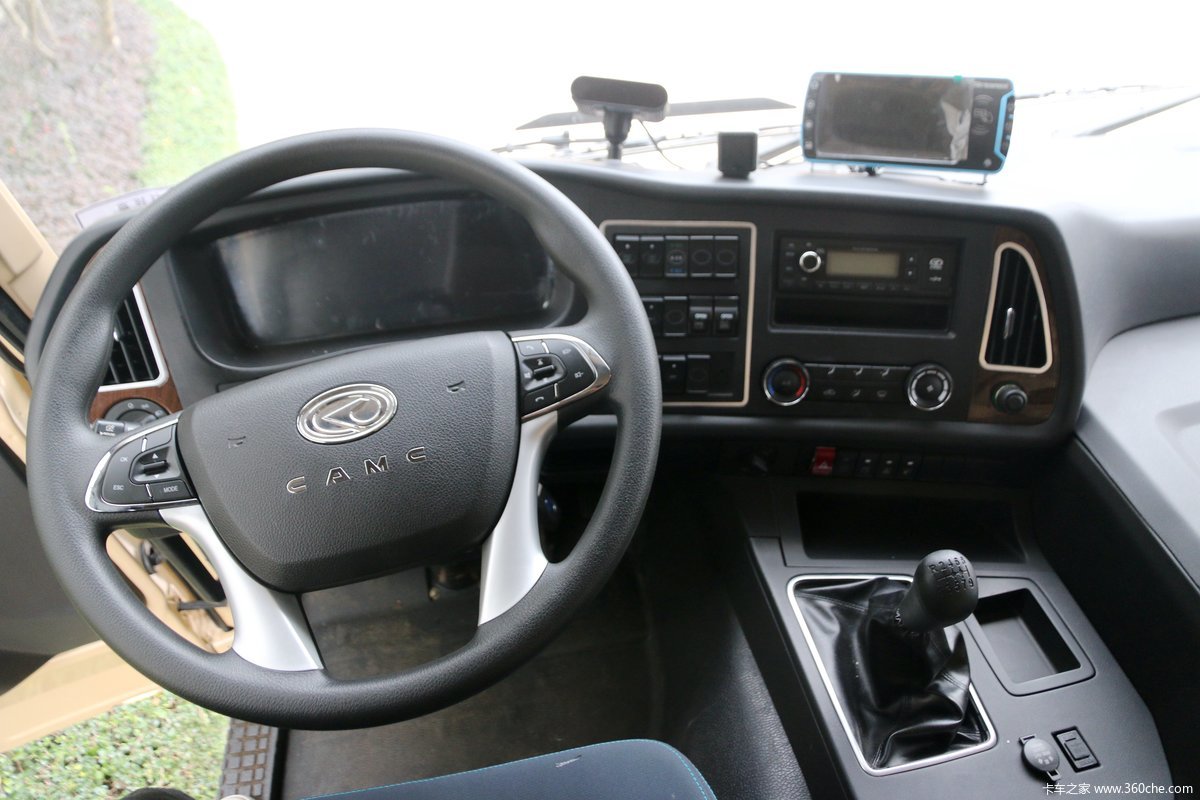 华菱重卡345马力6x4自卸车