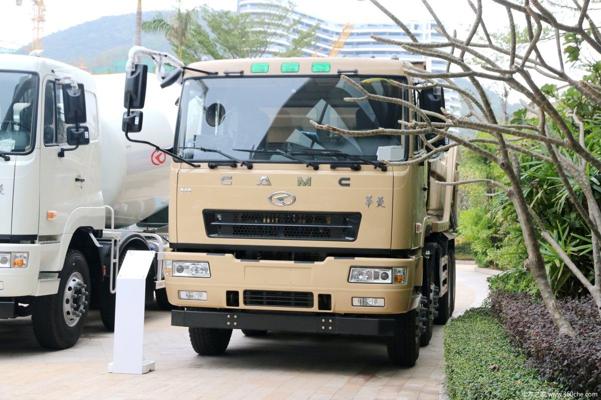 华菱重卡345马力6x4自卸车